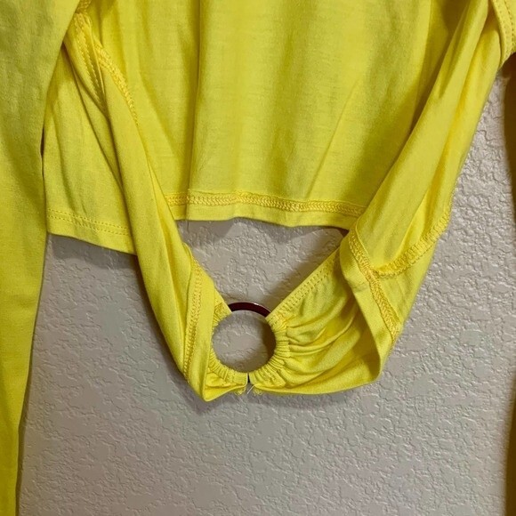 Toska yellow crop top long sleeve back cut out with metal ring top size M - Picture 5 of 6